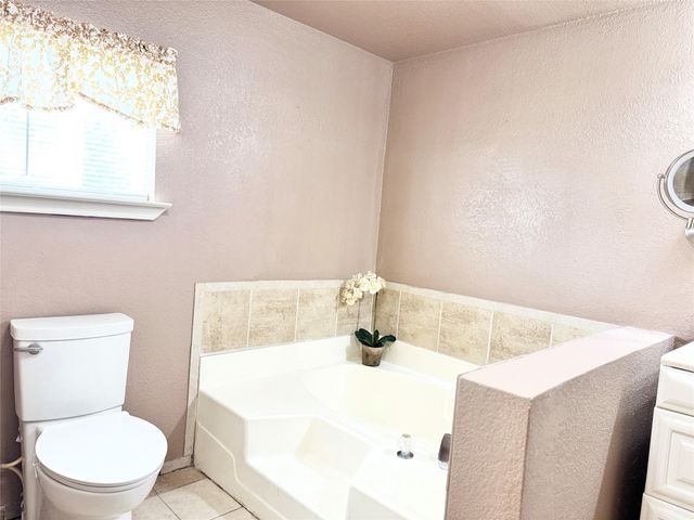 1840 Pine ST, San Marcos, TX 78666