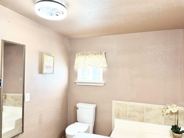 1840 Pine ST, San Marcos, TX 78666