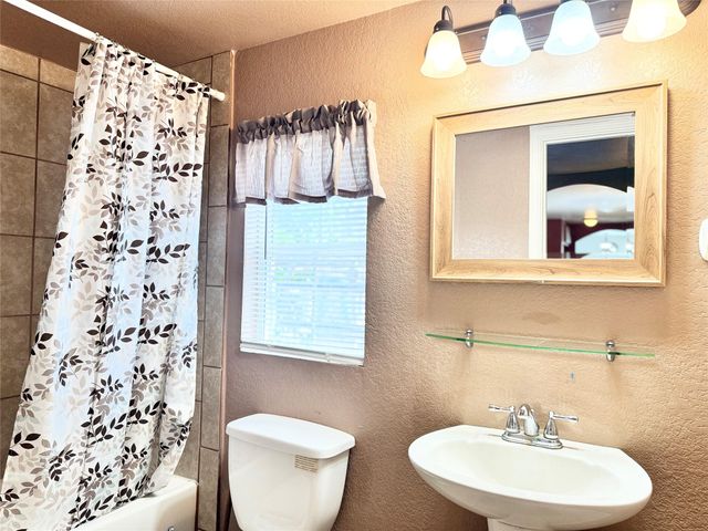 1840 Pine ST, San Marcos, TX 78666