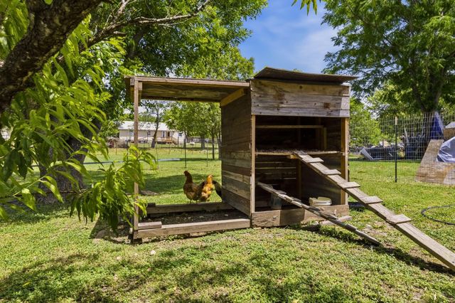 1840 Pine ST, San Marcos, TX 78666