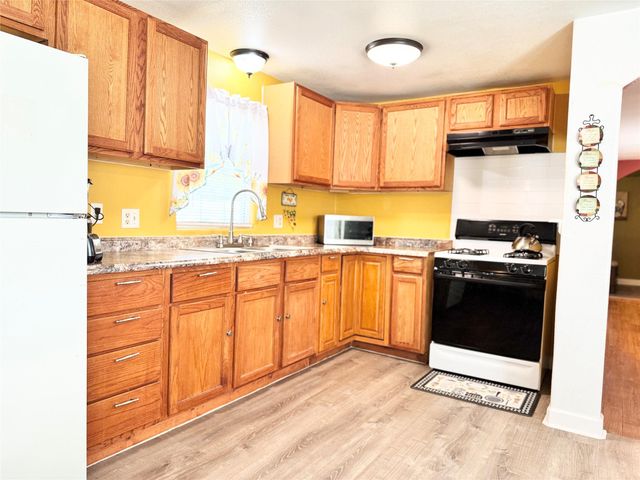 1840 Pine ST, San Marcos, TX 78666