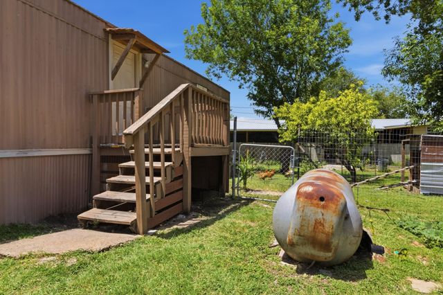 1840 Pine ST, San Marcos, TX 78666