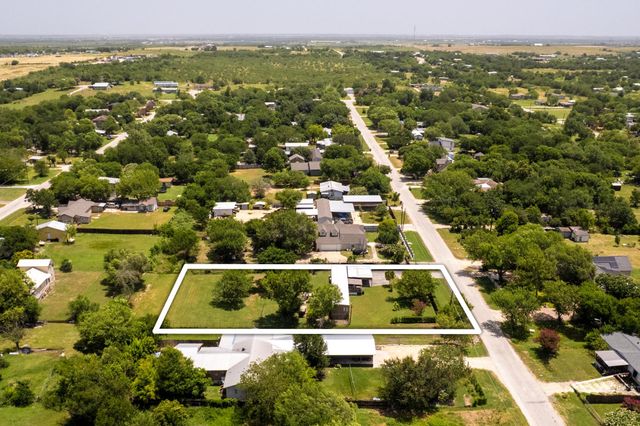 1840 Pine ST, San Marcos, TX 78666