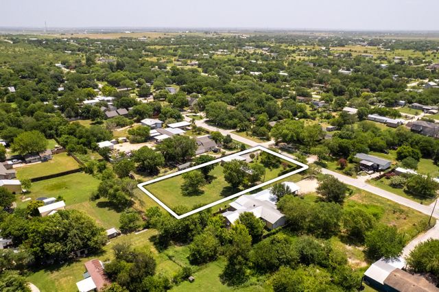 1840 Pine ST, San Marcos, TX 78666