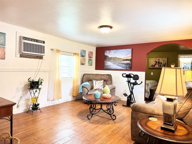 1840 Pine ST, San Marcos, TX 78666