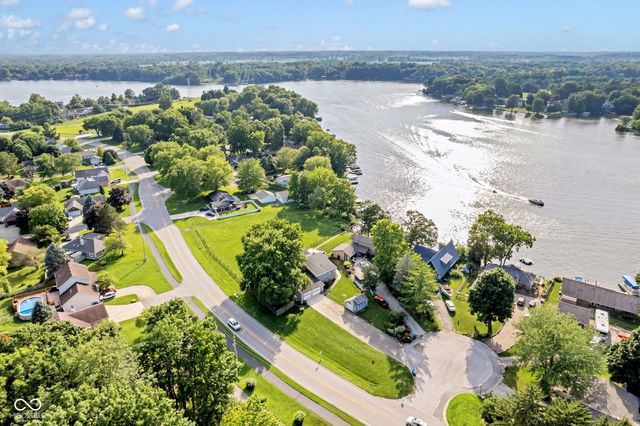 1349 Gull Court, Cicero, IN 46034