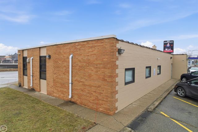 22655 S Chrysler Drive, Hazel Park, MI 48030