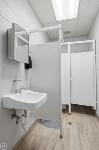 22655 S Chrysler Drive, Hazel Park, MI 48030