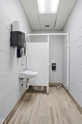 22655 S Chrysler Drive, Hazel Park, MI 48030