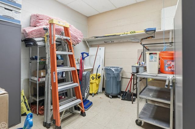 22655 S Chrysler Drive, Hazel Park, MI 48030