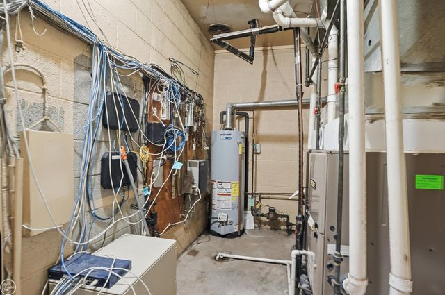 22655 S Chrysler Drive, Hazel Park, MI 48030