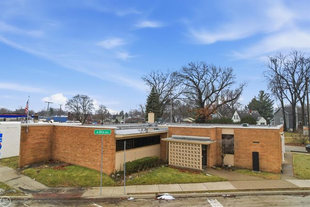 22655 S Chrysler Drive, Hazel Park, MI 48030