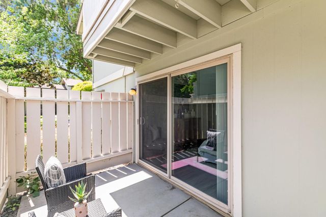 264 N Whisman Road 11, Mountain View, CA 94043