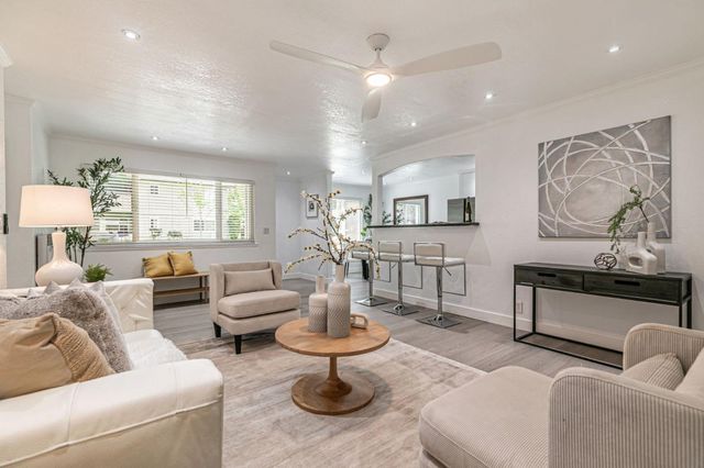 264 N Whisman Road 11, Mountain View, CA 94043