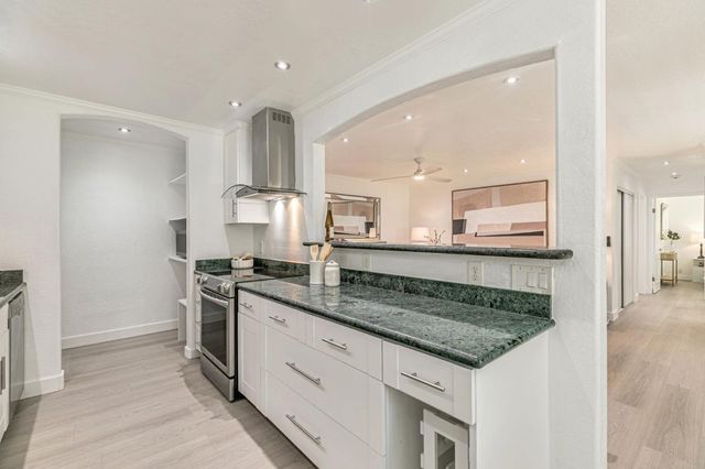 264 N Whisman Road 11, Mountain View, CA 94043