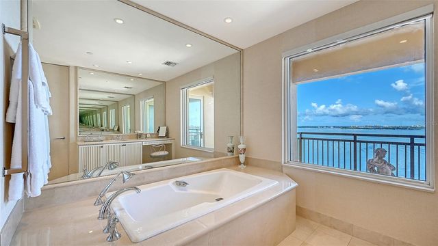 1111 RITZ CARLTON DRIVE 1202, Sarasota, FL 34236