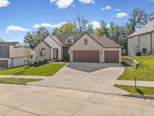 7320 SELLA CT, Columbia, MO 65203