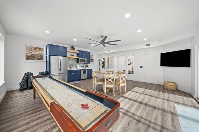 15 Dearhurst Road, Rogers, AR 72756