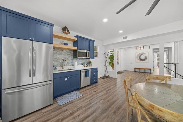 15 Dearhurst Road, Rogers, AR 72756