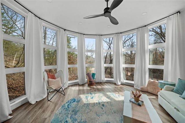 15 Dearhurst Road, Rogers, AR 72756