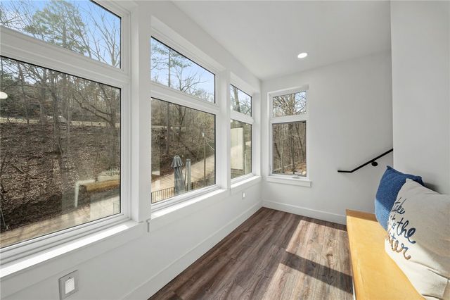 15 Dearhurst Road, Rogers, AR 72756