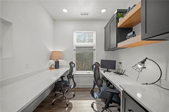 15 Dearhurst Road, Rogers, AR 72756