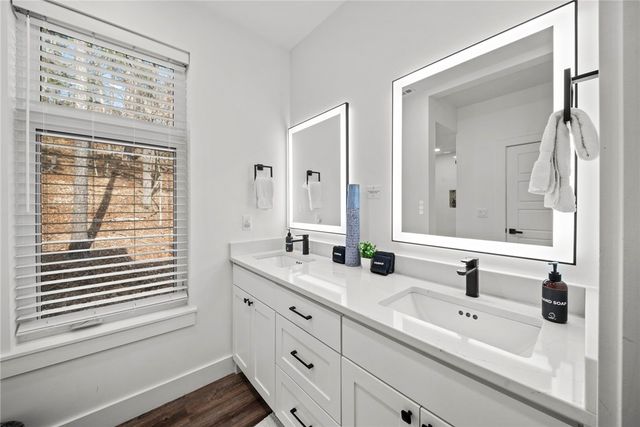 15 Dearhurst Road, Rogers, AR 72756