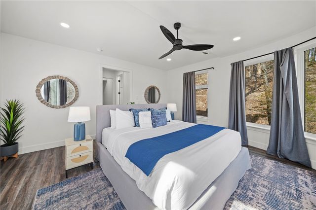 15 Dearhurst Road, Rogers, AR 72756