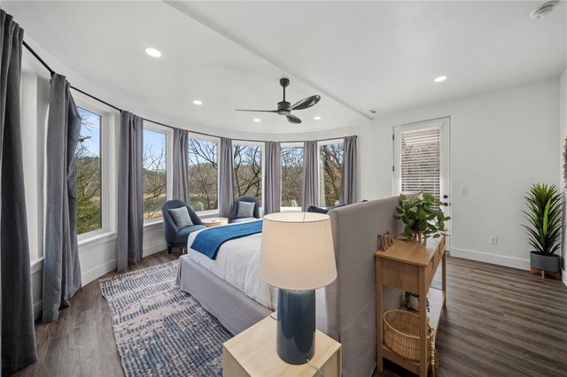 15 Dearhurst Road, Rogers, AR 72756