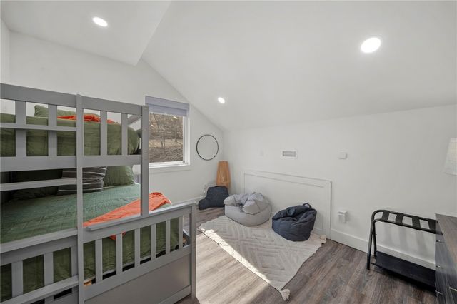 15 Dearhurst Road, Rogers, AR 72756