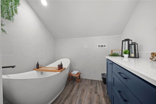 15 Dearhurst Road, Rogers, AR 72756