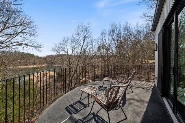 15 Dearhurst Road, Rogers, AR 72756