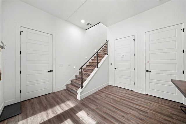 15 Dearhurst Road, Rogers, AR 72756