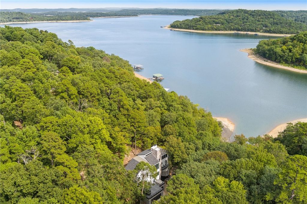 15 Dearhurst Road, Rogers, AR 72756