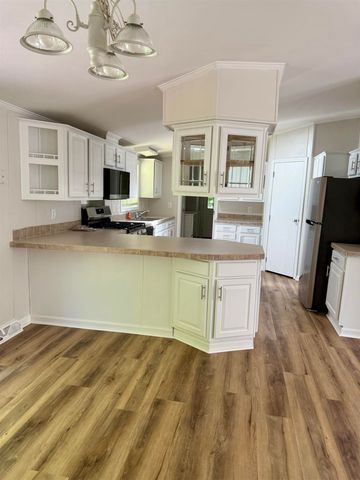 58 Ivy Lane, Farmington, NH 03835