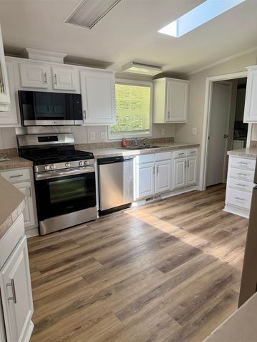 58 Ivy Lane, Farmington, NH 03835