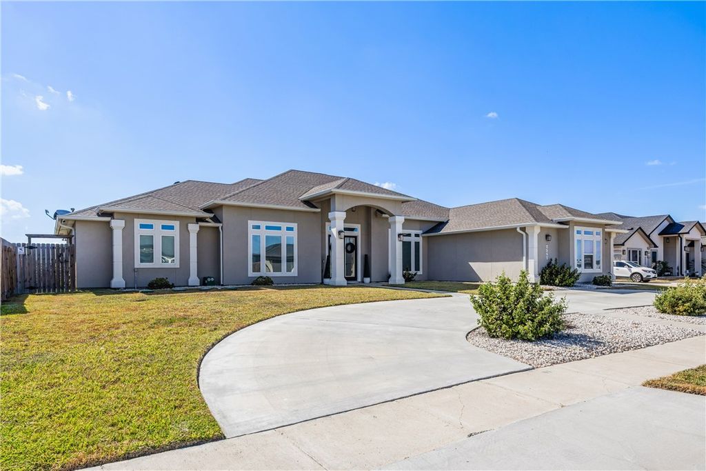 2557 Atlantic View, Corpus Christi, TX 78415 — photo 2