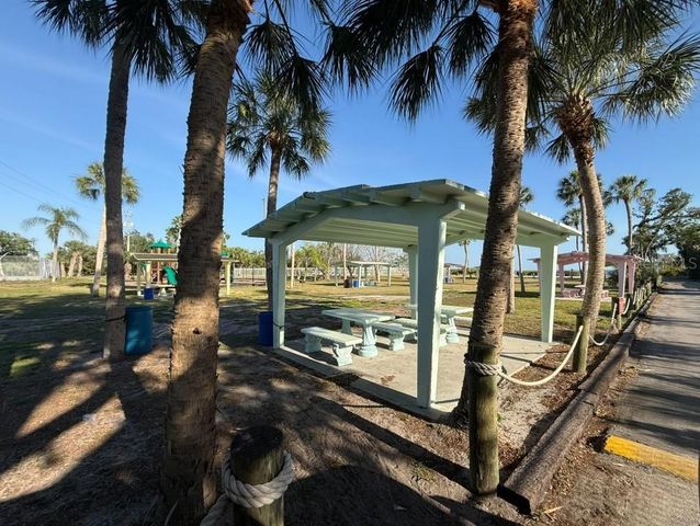 6631 RENSSALAER DRIVE, Bradenton, FL 34207