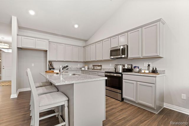 2209 Chase Drive 101, Howell, MI 48855