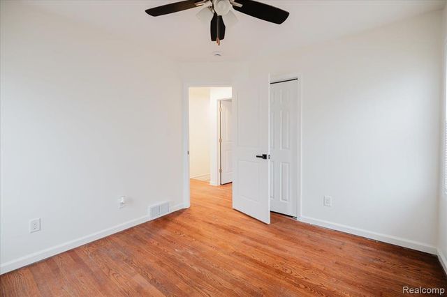 31004 Barton Street, Garden City, MI 48135