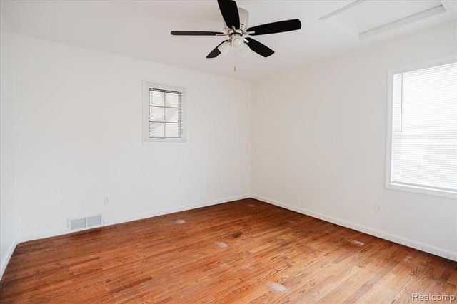 31004 Barton Street, Garden City, MI 48135