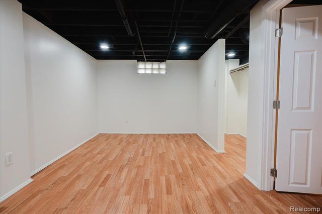 31004 Barton Street, Garden City, MI 48135