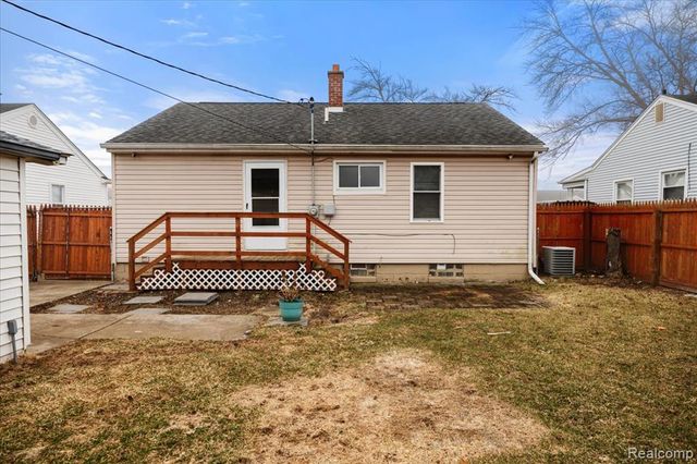 31004 Barton Street, Garden City, MI 48135