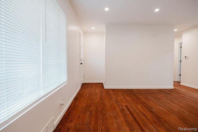 31004 Barton Street, Garden City, MI 48135