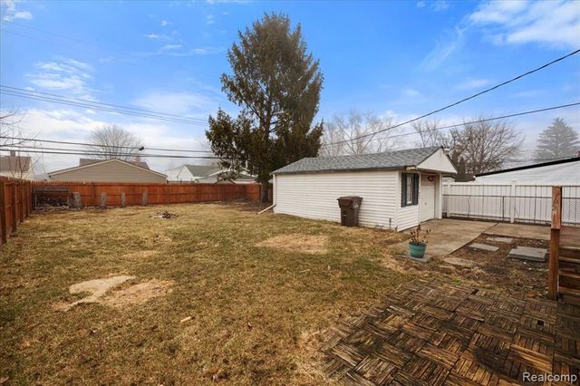 31004 Barton Street, Garden City, MI 48135