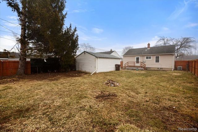 31004 Barton Street, Garden City, MI 48135