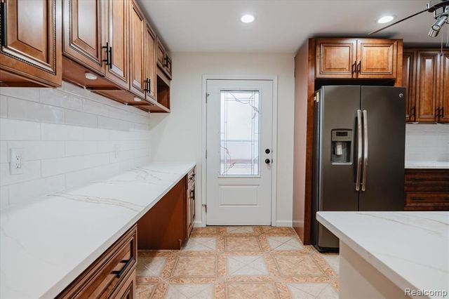 31004 Barton Street, Garden City, MI 48135