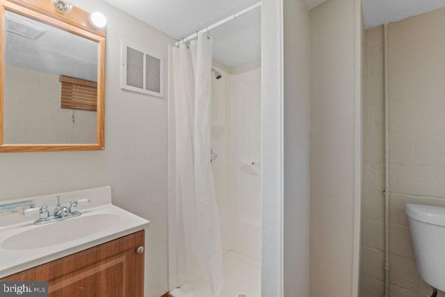 1633 PENTWOOD RD, Baltimore, MD 21239