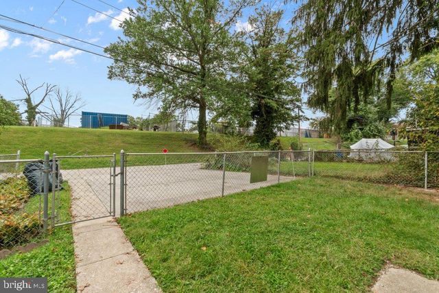 1633 PENTWOOD RD, Baltimore, MD 21239
