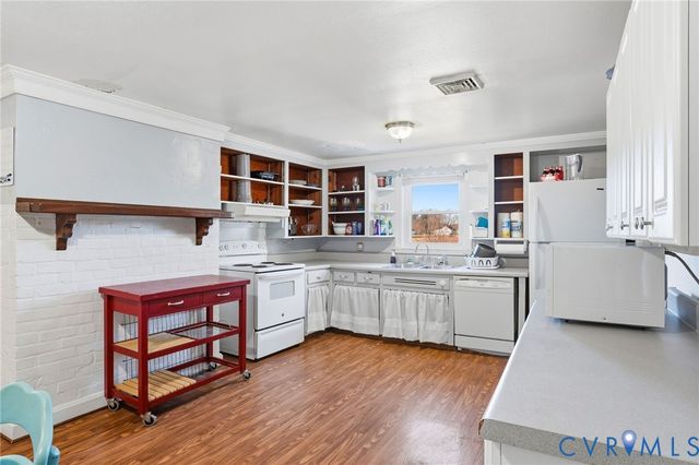 5526 Pole Green Rd, Mechanicsville, VA 23116